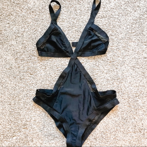 SEXY CUT OUT MESH ONE PIECE SWIMSUIT - Picture 1 of 7